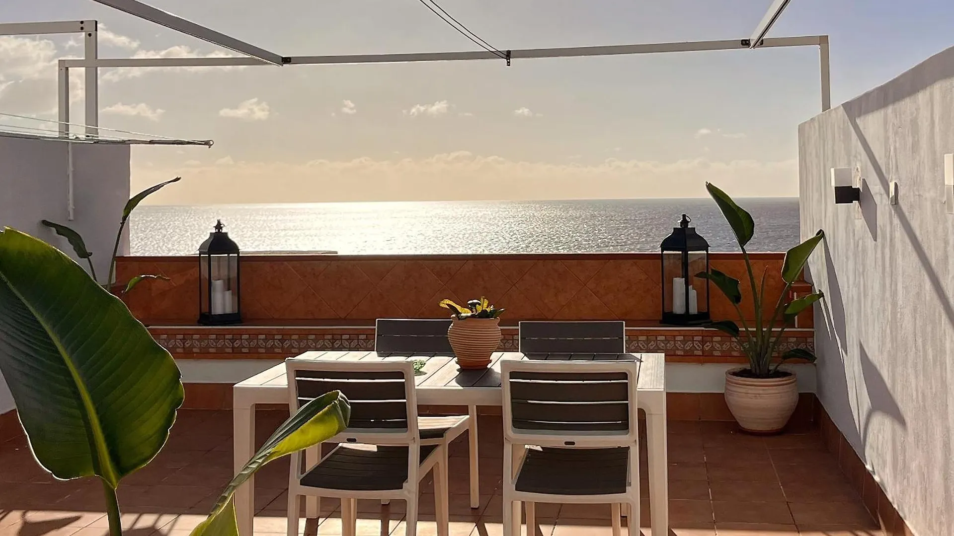 Canary Treasure Sunset By The Sea - Modern Apartment With Ocean Views Candelaria